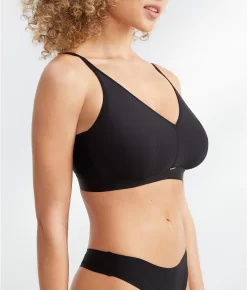 Chantelle Bare Essential Wire-Free Bra -Fashion Underwear cha15n2 black 4